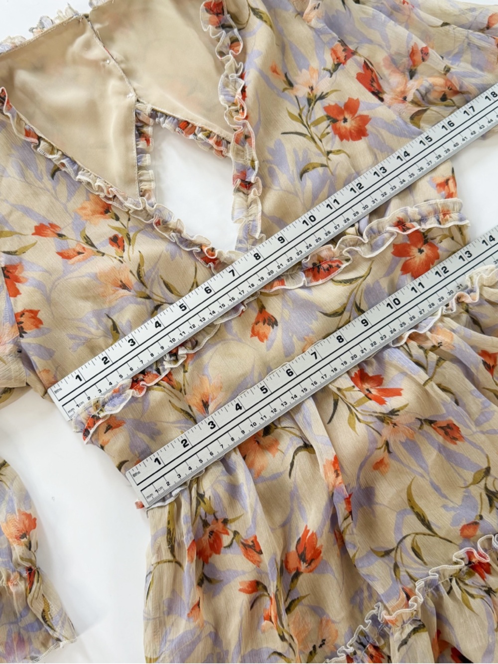 Vici Dress Womens Beige Floral Chiffon Ruffled Mini Boho Peasant - Picture 4 of 9